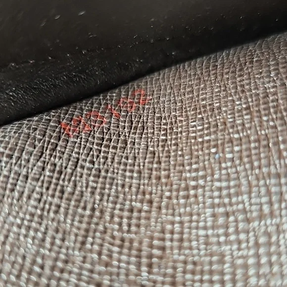 ✨️AUTHENTIC✨️ Louis Vuitton Ebene Damier Kiss Wallet - Picture 13 of 16